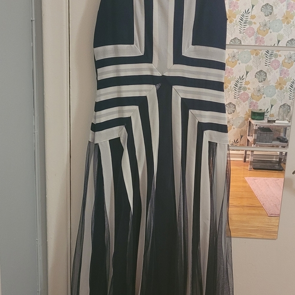 Perfect for Any Occasion - Picture 3 of 4